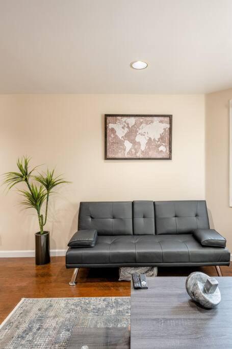 *2bdr Victorian Away From - *central Loc *