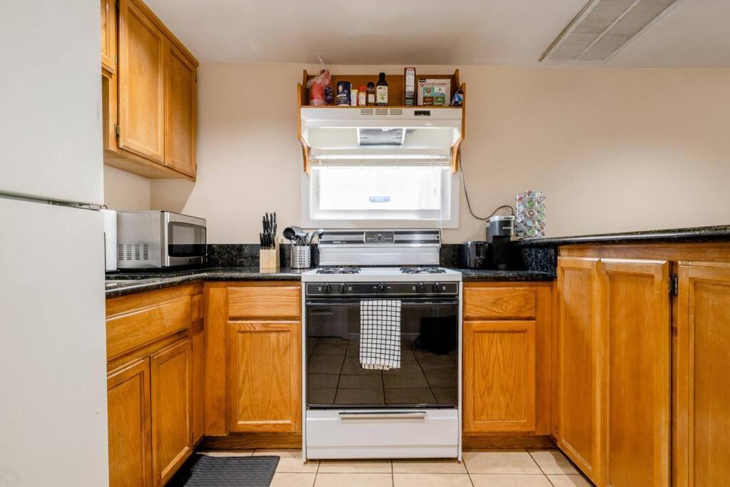 *2bdr Victorian Away From - *central Loc *