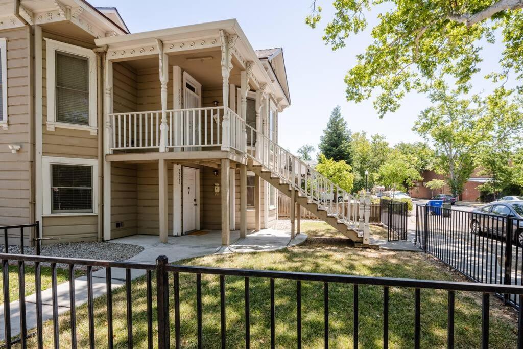 *2bdr Victorian Away From - *central Loc Holiday home