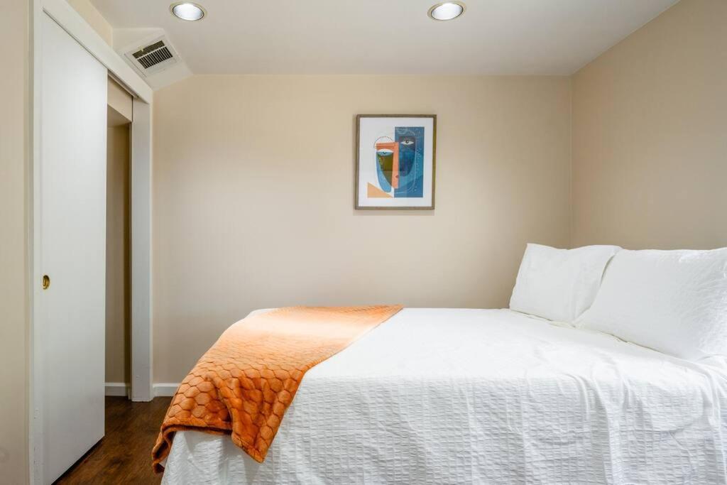 *2bdr Victorian Away From - *central Loc Holiday home